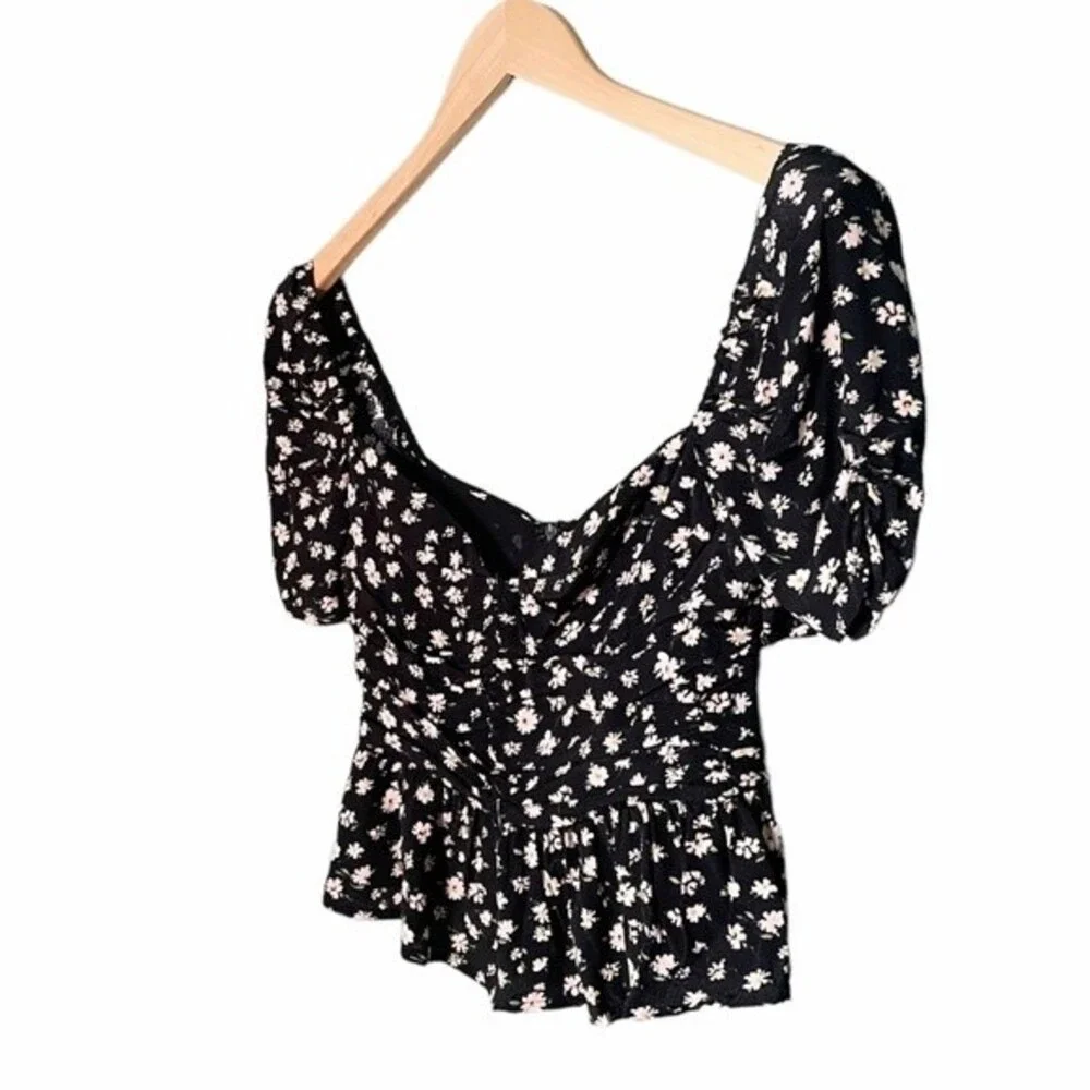 NWT ASTR Sweetheart Puff Sleeve Black & Pink Floral Ruched Top Size Large NEW